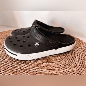 Crocs Size M6 W8 Black
